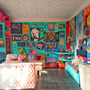 Rumah Warna